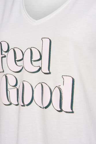 T-shirt blanc à manches courtes de Morgan De Toi, avec le texte "Feel Good" en lettres roses et vertes.