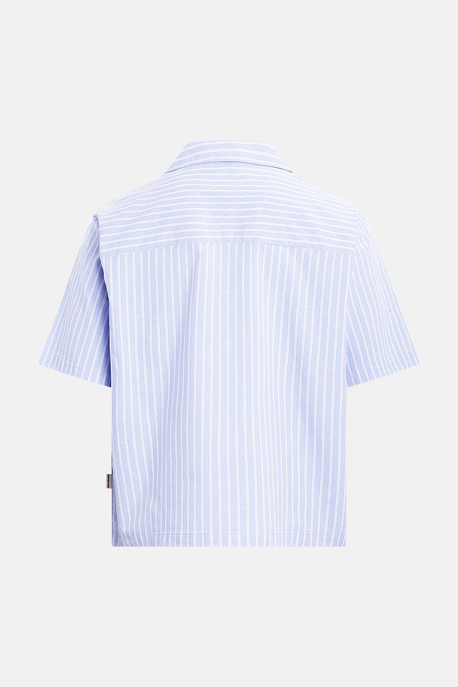 Blauw gestreept korte mouwen overhemd van REDEFINED REBEL, achterkant met witte verticale strepen, casual fit