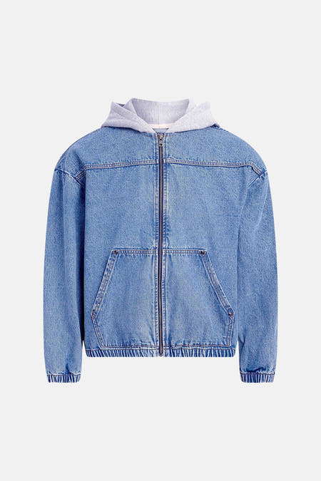 Jeansjas van mid blue denim van REDEFINED REBEL met een grijze capuchon en ritssluiting.