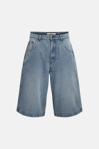 Short en jean bleu clair de REDEFINED REBEL avec jambes larges, poches avant et fermeture à boutons.
