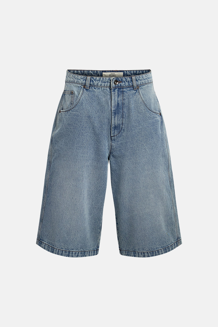 Short en jean bleu clair de REDEFINED REBEL avec jambes larges, poches avant et fermeture à boutons.