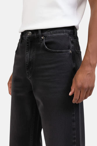 Donkergrijze wide jeans van REDEFINED REBEL met knoopdetail en subtiele textuur.