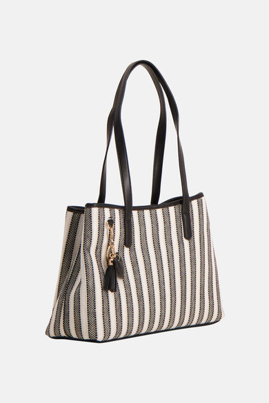 Zwarte schoudertas van Morgan De Toi, met een gestreept patroon en zwarte hengsels, plus decoratieve tassel.
