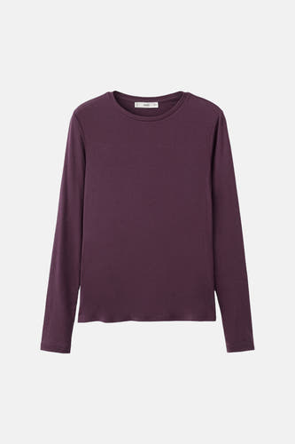 T-shirt à manches longues Bordeaux de MANGO, motif uni sur fond neutre.