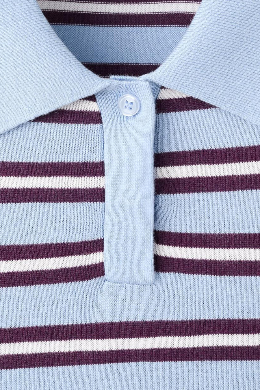 Pull multicolore à col rond de MANGO, avec des rayures horizontales et un col.