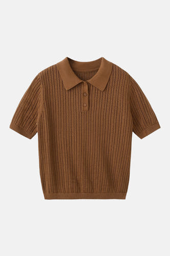 Polo marron de MANGO à manches courtes et motif en maille ajourée.