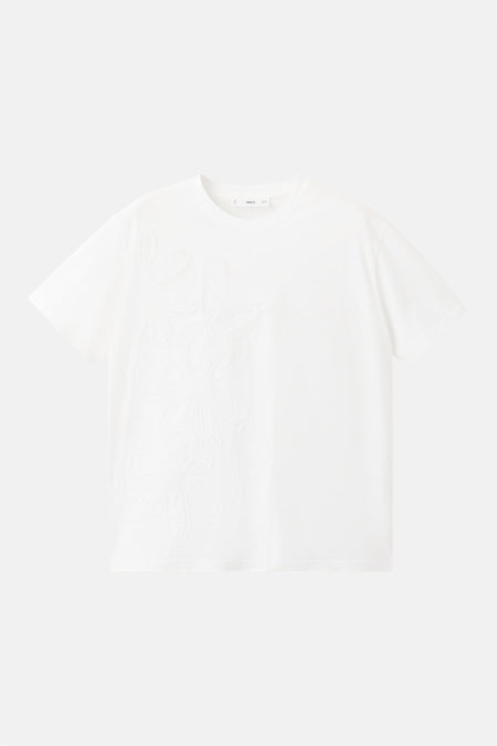 Wit T-shirt van MANGO met een subtiele bloemenprint.