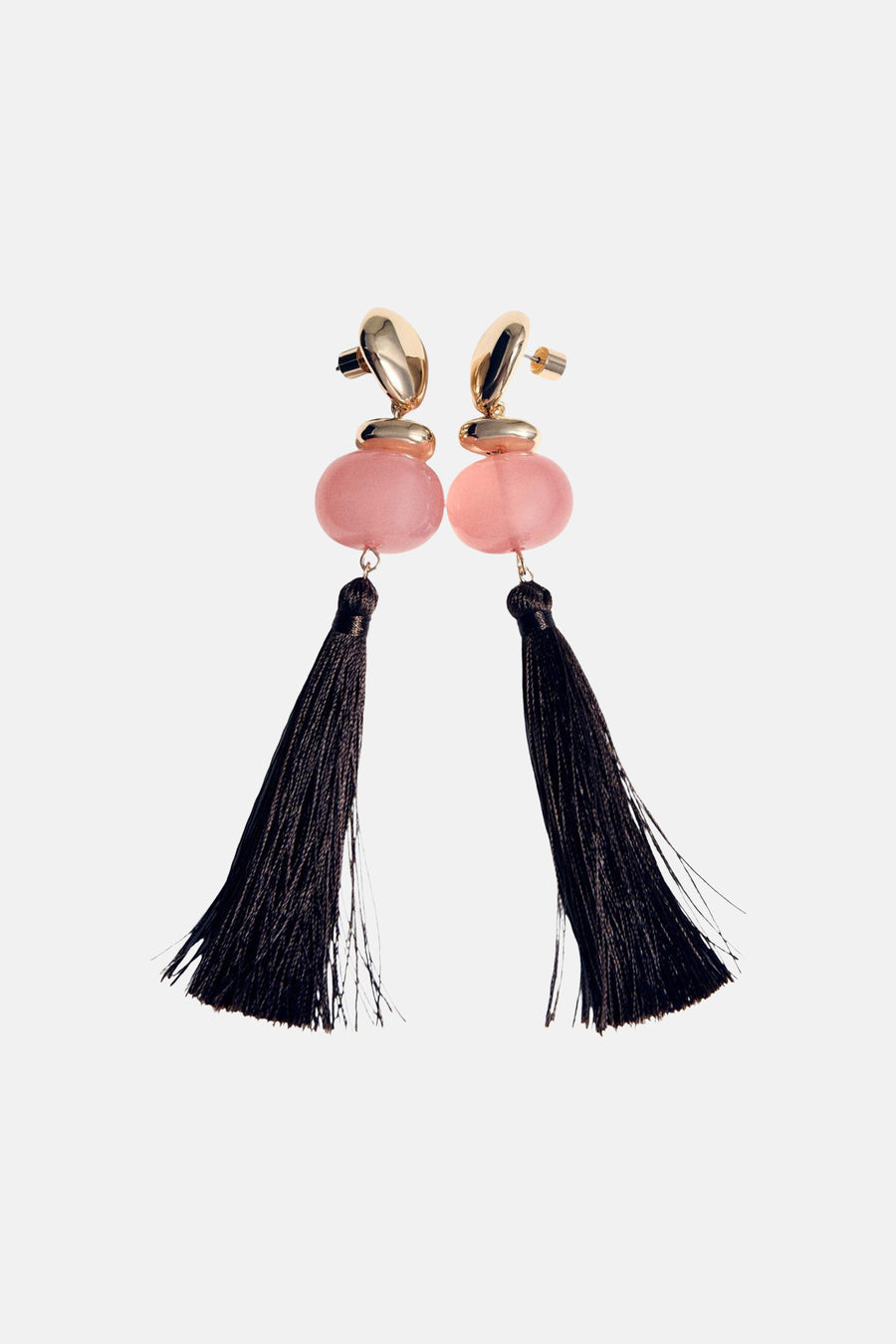 Multicolor oorringen van MANGO, met gouden details, roze kralen en zwarte kwastjes.