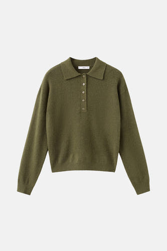 Gilet khaki de MANGO, avec col et fermeture à boutons au milieu, texture douce.
