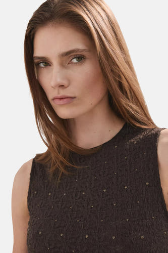 Bruine top van MANGO met mouwloos design, een fijne textuur en kleine, glimmende studs.