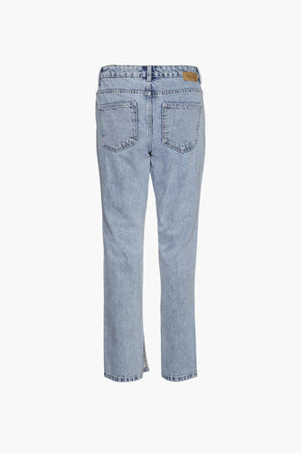 Lichtblauwe straight jeans van NOISY MAY met vijf zakken en subtiele splitjes aan de zoom.
