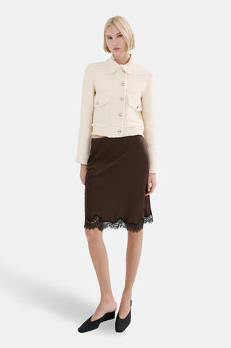 Ecru blazer van MANGO, met zilverkleurige knopen en opgestikte zakken.