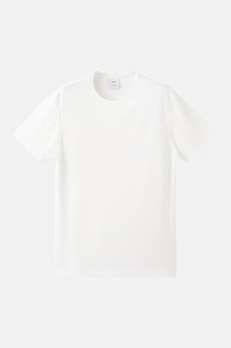 Wit T-shirt met korte mouwen van MANGO, met ronde hals en label in de nek, plat neergelegd.