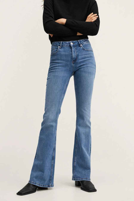 Jeans flared Mid blue denim - Mango