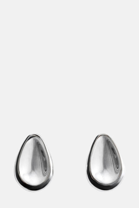 Boucles d'oreilles en argent de MANGO, avec un fini brillant.