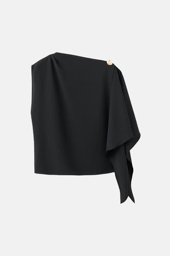 Zwarte mouwloze blouse van MANGO, met decoratieve gouden knoop aan de schouder.