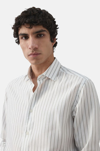 Chemise multicolore pour homme (manches longues) de MANGO, avec un motif à fines rayures et des manches longues.