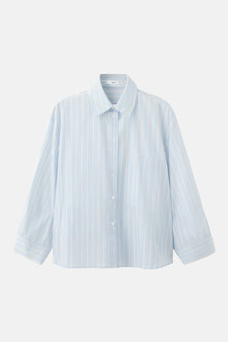 Blauw gestreept overhemd van MANGO, met lange mouwen en een borstzak.
