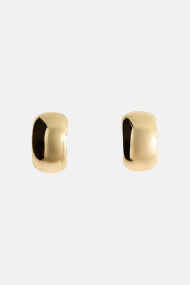 Gouden oorringen van MANGO met een gladde afwerking.
