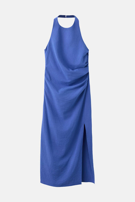 Mouwloos blauw getextureerd kleedje van MANGO met halternek, geplooid detail aan de zijkant en zijsplit.