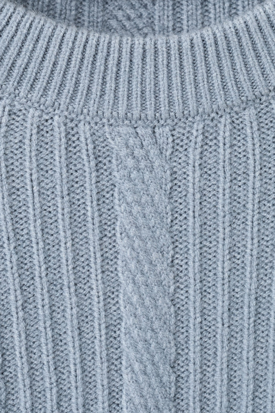 T-shirt bleu marine à col rond de MANGO, avec motif côtes et détails en côtes.