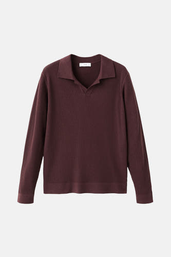 Gilet V-hals MANGO en Bordeaux, avec une fine structure côtelée et des manches longues.
