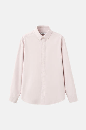 Chemise rose à manches longues de MANGO, tissu lisse avec un col boutonné.