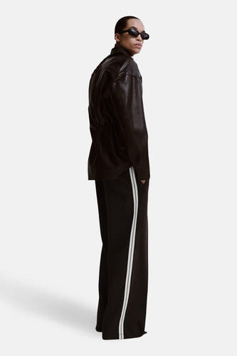 Short de MangoANGOANGOANGO é é é taille taille and and and and..