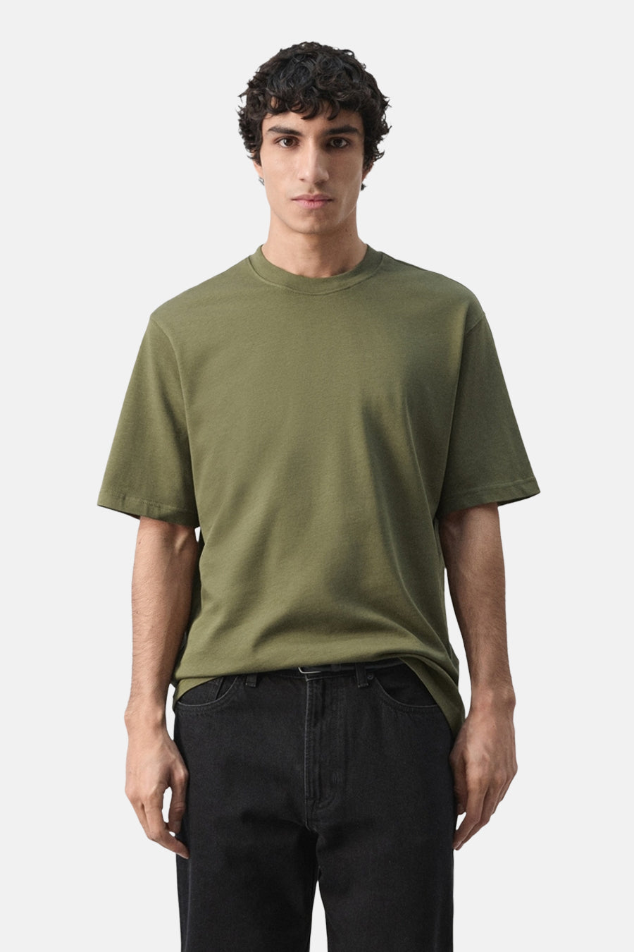 T-shirt à manches courtes de MANGO, couleur unie et col rond.