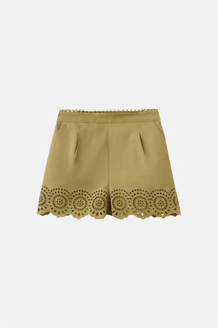 Short kaki MANGO avec devant plissé, taille festonnée et ourlet découpé au laser avec motifs circulaires.