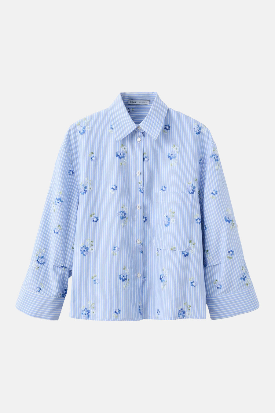 Blauwe blouse met lange mouwen van MANGO, gestreept met bloemenprint, knoopsluiting en borstzakje, front view