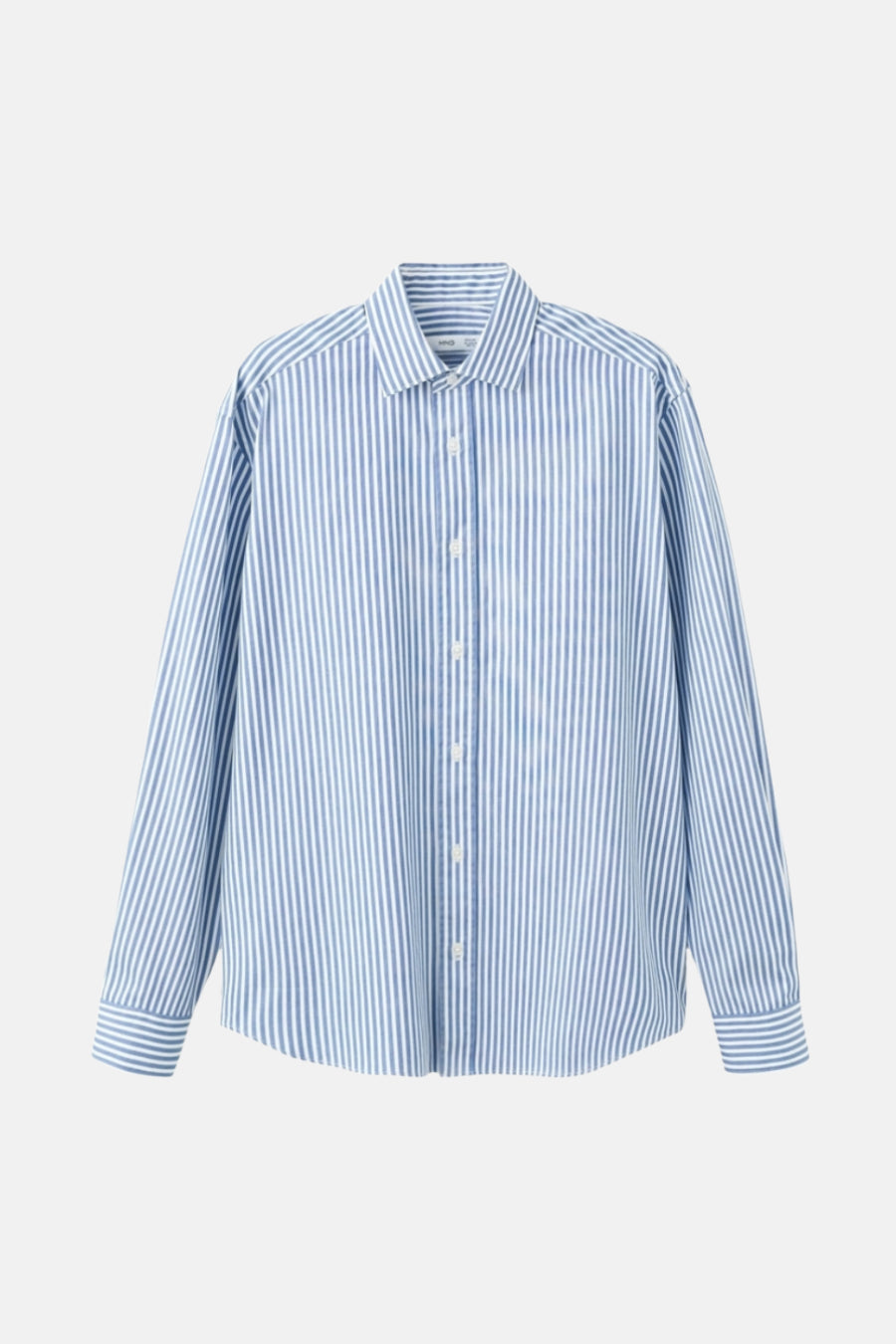 Chemise bleue rayée avec manches longues de MANGO, à col blanc.