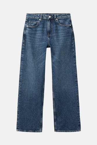 Jean bleu marine droit de MANGO, avec des poches classiques et une jambe droite.