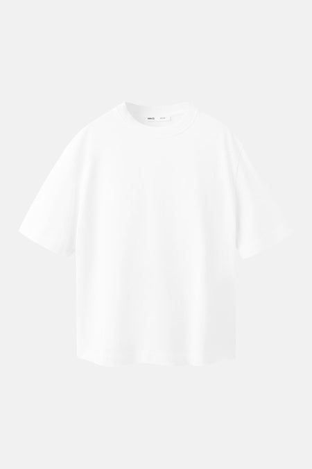 Wit T-shirt van MANGO, met korte mouwen en een ronde hals, weergegeven op een effen achtergrond.