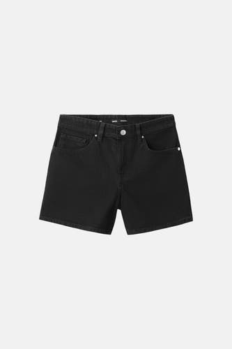 Short noir de MANGO, avec poches sur le devant et fermeture à boutons.