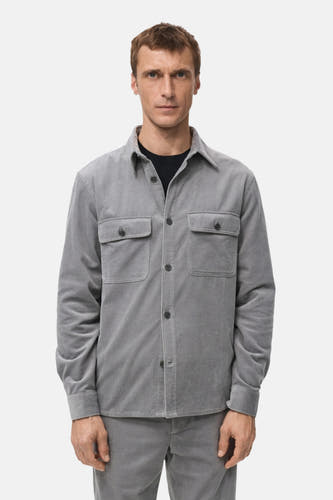 Chemise en corduroy gris à manches longues de MANGO, vue de l'arrière.
