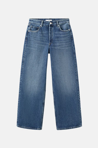 Jeans straight mid blue denim van MANGO, met een klassieke wassing en rechte pijpen.
