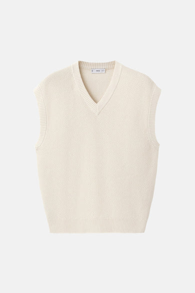 Débardeur écru de MANGO avec un col en V et une subtile texture tricotée.