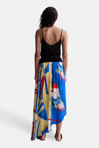 Jupe longue multicolore de MANGO avec imprimé abstrait et ourlet asymétrique, dos.