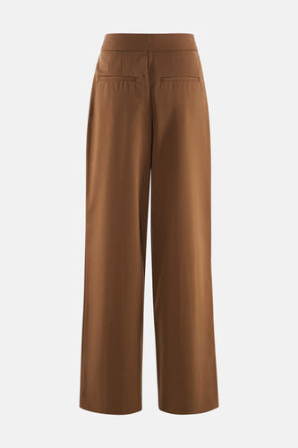 Khaki broek van MANGO, met wijde pijpen en achterzakken, op een witte achtergrond.
