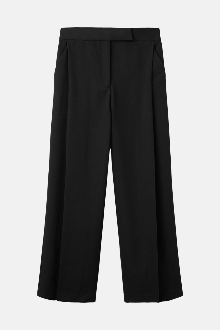 Zwarte broek van MANGO, met wijde pijpen en steekzakken.
