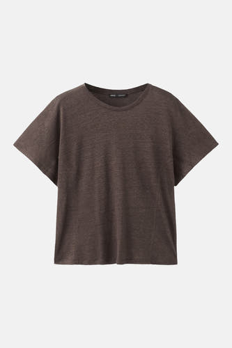 T-shirt marron de MANGO à col rond et manches courtes et amples, en tissu chiné.