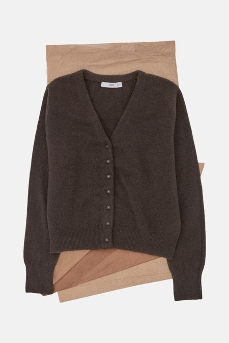 Bruin gebreid vest met V-hals.