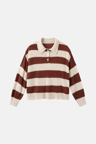 Pull-over marron de MANGO, avec un motif à rayures et un col avec des nœuds blancs.