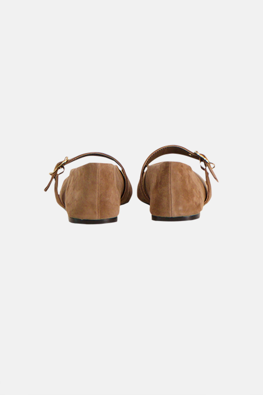 Bruine platte schoenen van MANGO, met een bandje en een goudkleurige gesp, achterkant zichtbaar.
