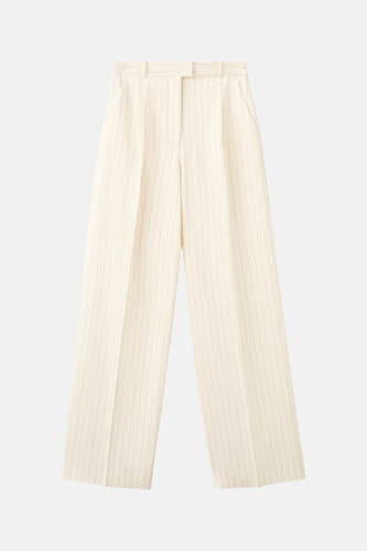 Pantalon blanc MANGO à rayures craie et jambes droites.