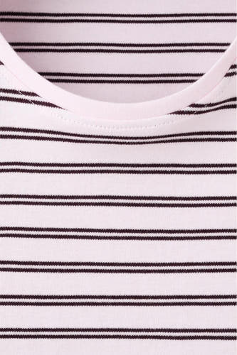 T-shirt rose à manches courtes de MANGO avec un motif à fines rayures et un col rond.