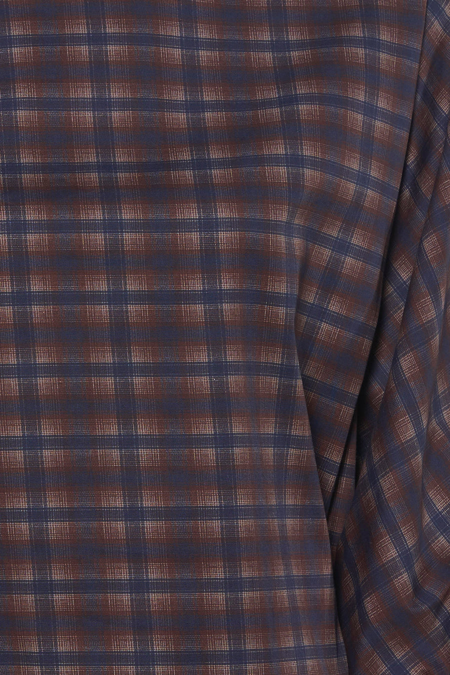 Blauwe blouse met 3/4 mouw van Terra di Siena, geruit patroon in bruin en wit, textuurrijke stof, close-up detail