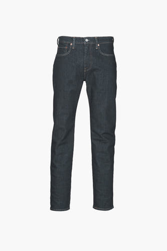 Jean tapered bleu foncé de Levi's, avec une étiquette de marque rouge et des poches rabattues, vu de derrière.
