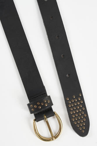 Ceinture noire de Legend avec boucle dorée et décorations en strass à l'extrémité.